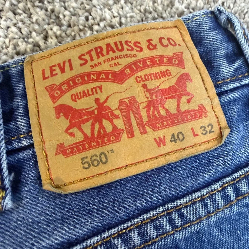 Levis 560 Comfort Fit Tapered Leg Jeans Mens 40x32 Medium Wash Blue Denim
